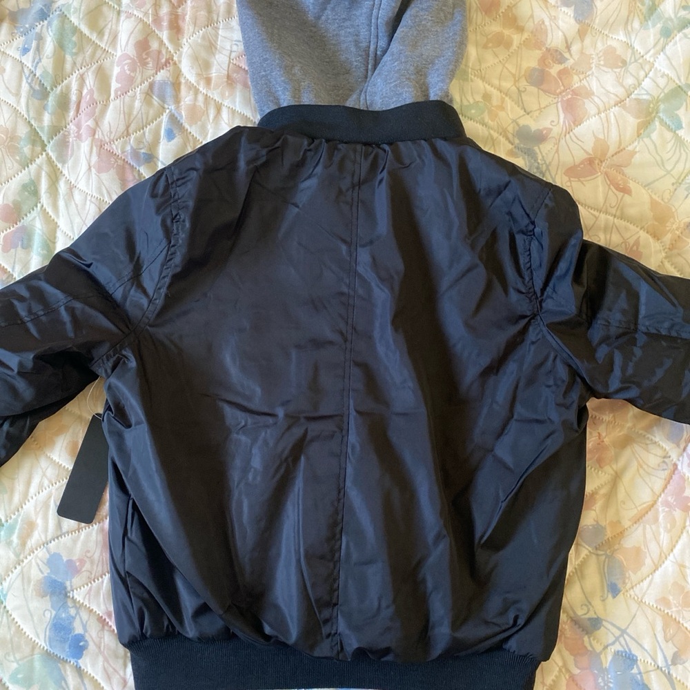 Two-Layered Jacket - Picture 2 of 4